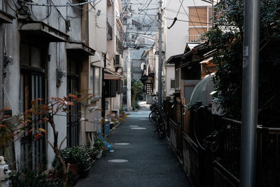 Narrow alley in city