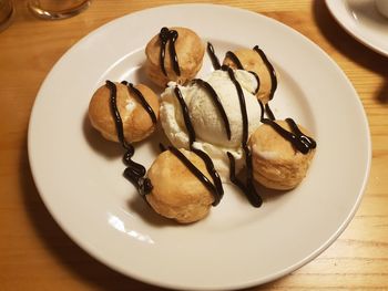 Close-up of dessert in plate on table