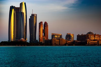 Corniche - etihad tower