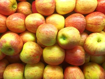 Full frame shot of apples