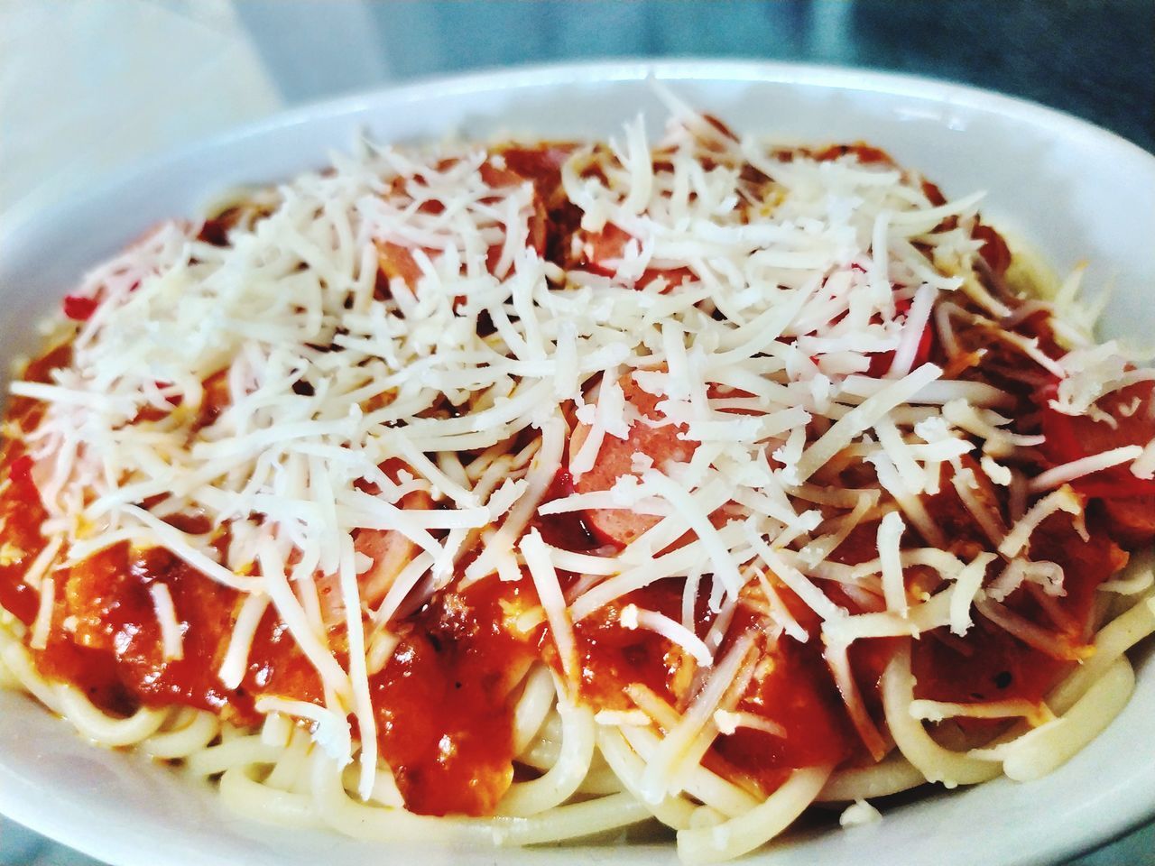 HIGH ANGLE VIEW OF PASTA IN BOWL