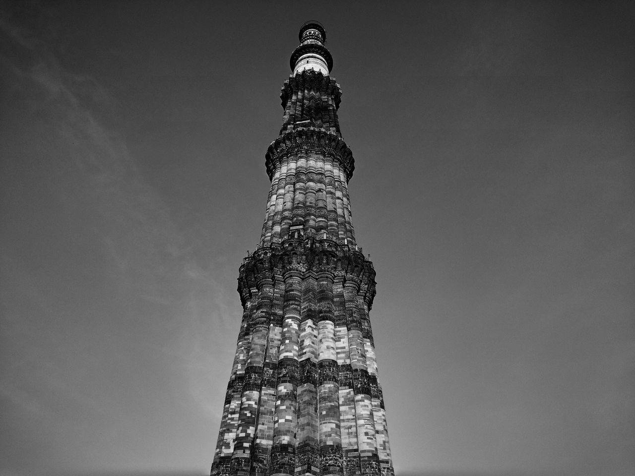 LOW ANGLE VIEW OF STATUE AGAINST SKY