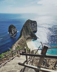 High angle view of kelingking beach against sky