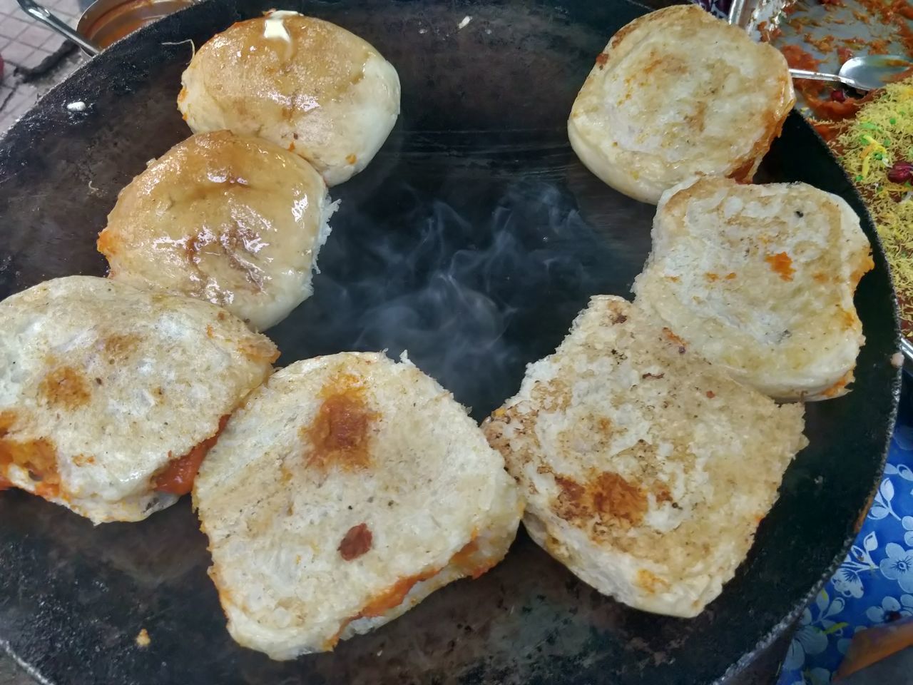 HIGH ANGLE VIEW OF MEAT IN CONTAINER