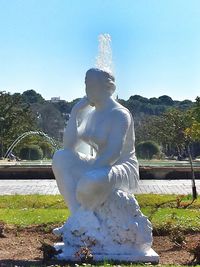 Statue of a fountain