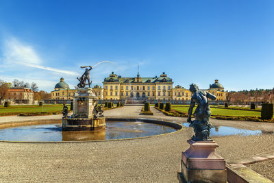 The drottningholm palace is the private residence of the swedish royal family in stockholm, sweden