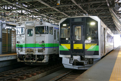 Kiha 40 and h100 local train at the asahikawa station