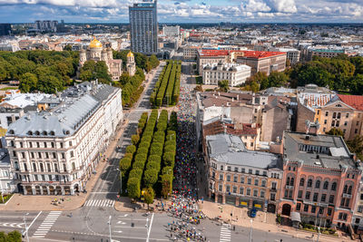 People running the international rimi riga marathon