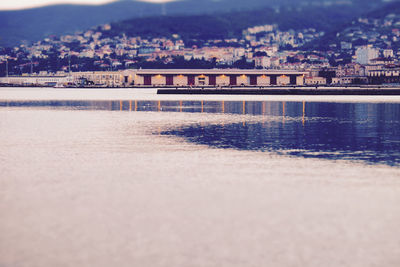 City in front of sea