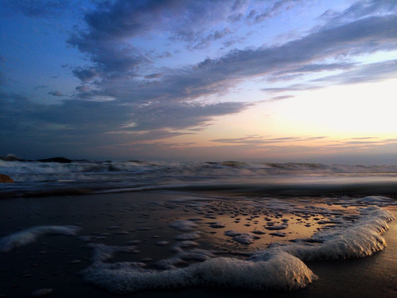 beach, sea, water, scenics, tranquil scene, shore, sky, beauty in nature, sunset, tranquility, sand, nature, horizon over water, cloud - sky, wave, idyllic, surf, cloud, coastline, remote