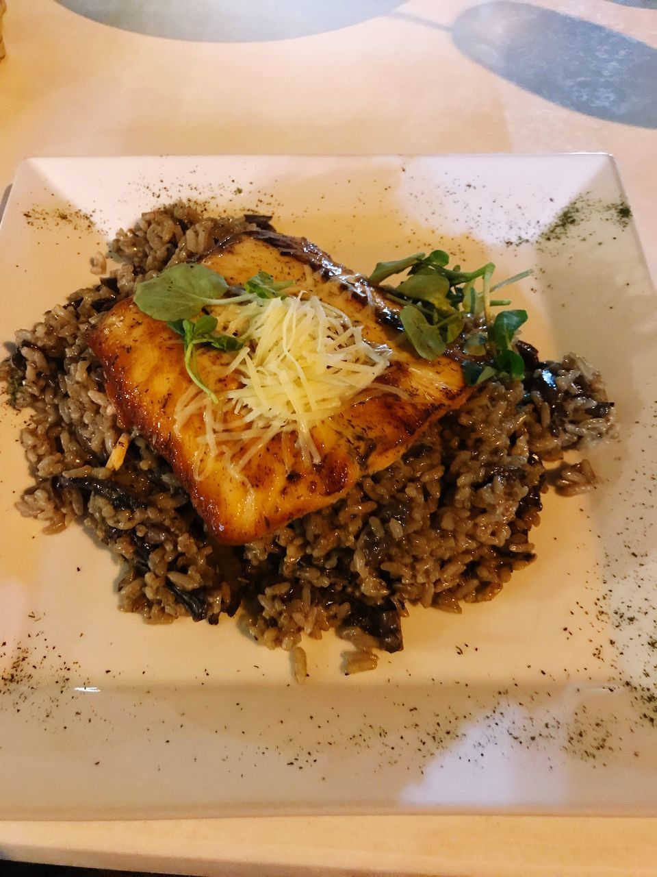 CLOSE-UP OF FOOD IN PLATE ON TABLE