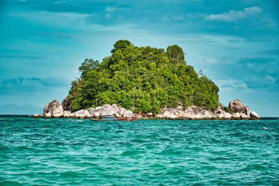 Scenic turquoise ocean view on koh lipe island
