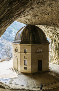 Tempio del valadier in cave