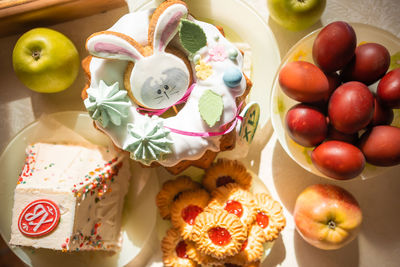 High angle view of apples on table