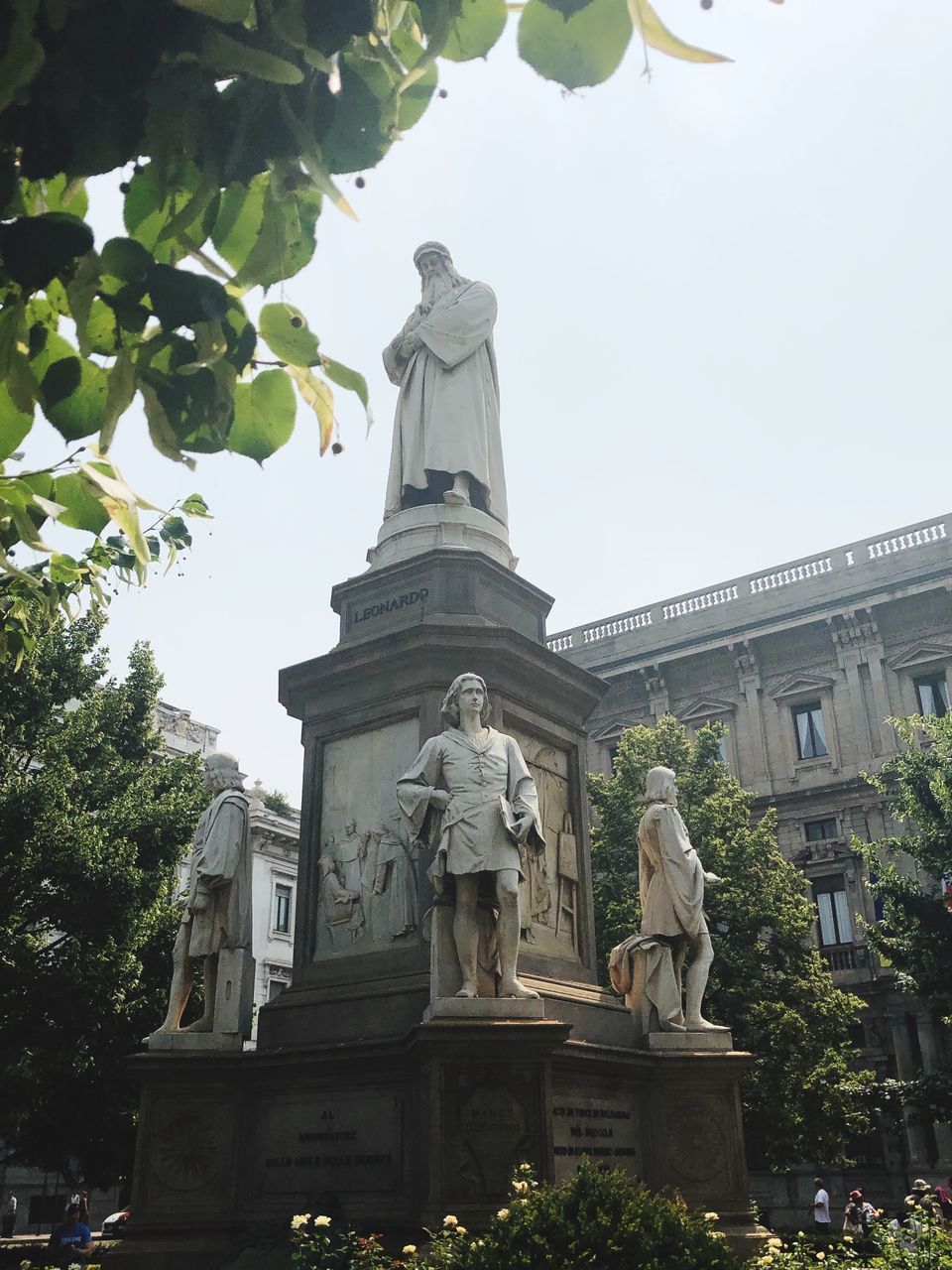 LOW ANGLE VIEW OF STATUES AGAINST SKY