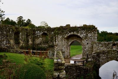 Building with trees in background