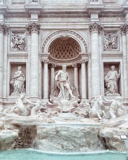 Sculptures at trevi fountain