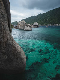 Scenic view of koh nang yuan island rocky coastline and turquoise sea. near koh tao island, thailand