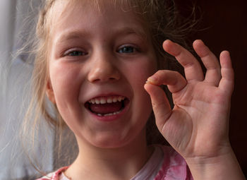 Portrait of cute girl smiling