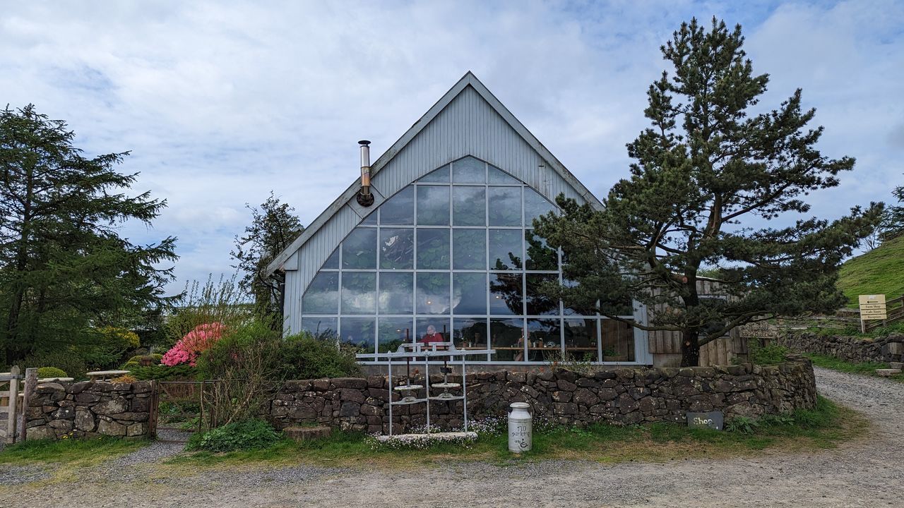 architecture, built structure, sky, plant, building exterior, tree, cloud, house, nature, building, home, estate, no people, day, outdoors, rural area, cottage, city