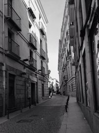 Narrow alley in city