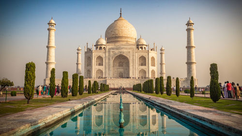 Taj mahal in the early morning hours 2