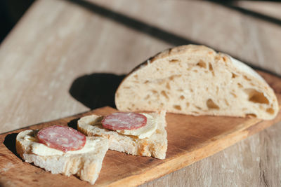 Close-up of bread on cutting board