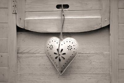 Low angle view of ceiling