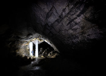 Rock formation in tunnel