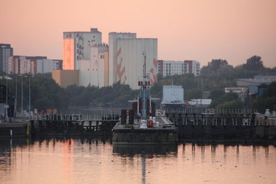 Salfords quays docks
