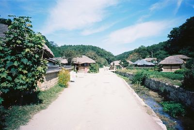 Footpath leading to house