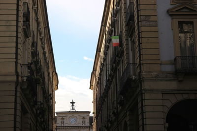 Italian flag on a torino building