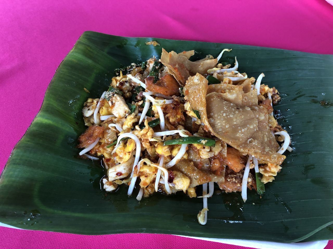 HIGH ANGLE VIEW OF FOOD ON TABLE