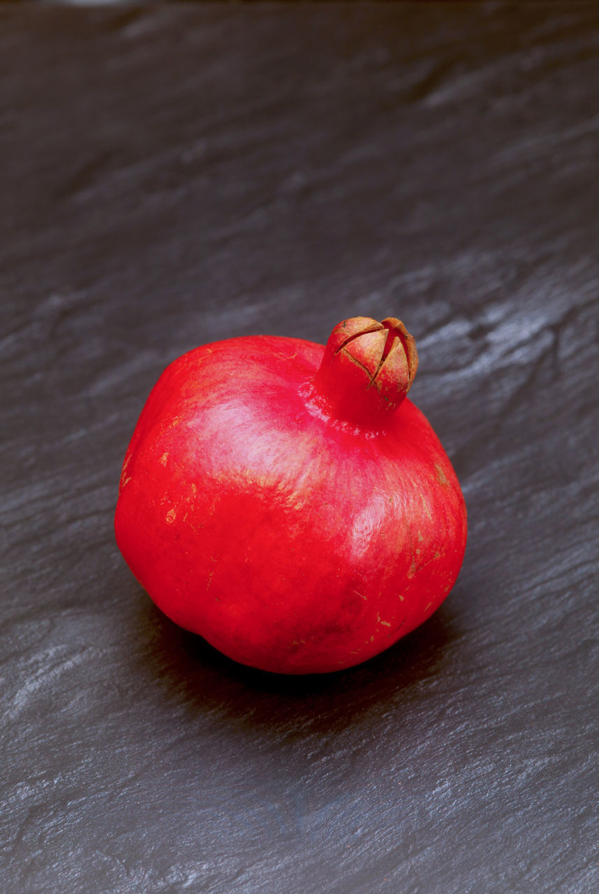 HIGH ANGLE VIEW OF CHERRY ON TABLE