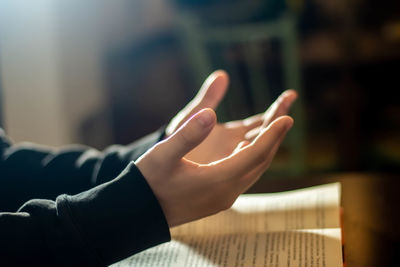 Close-up of hand