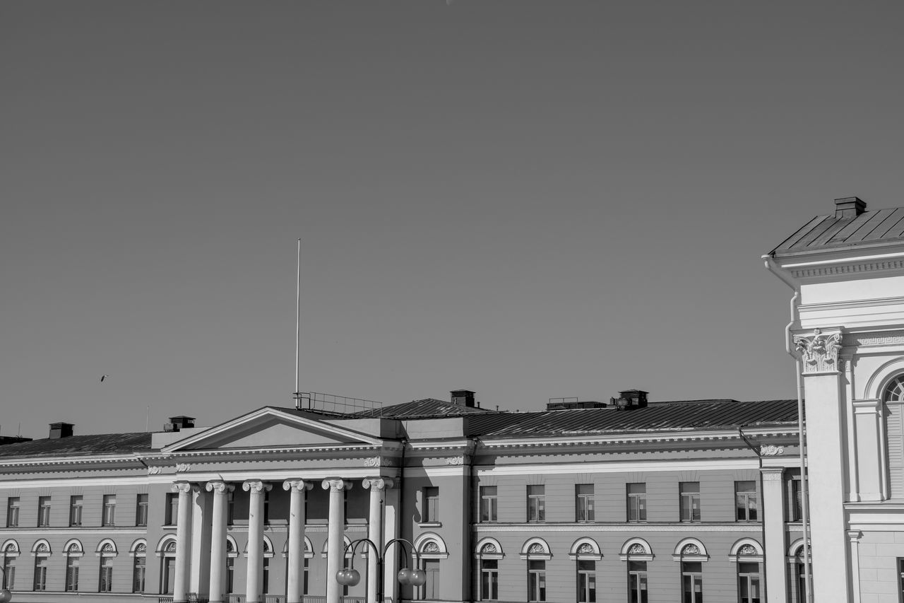 architecture, built structure, building exterior, black and white, sky, monochrome photography, monochrome, building, no people, clear sky, copy space, government, travel destinations, nature, landmark, the past, city, history, architectural column, house, outdoors, politics and government