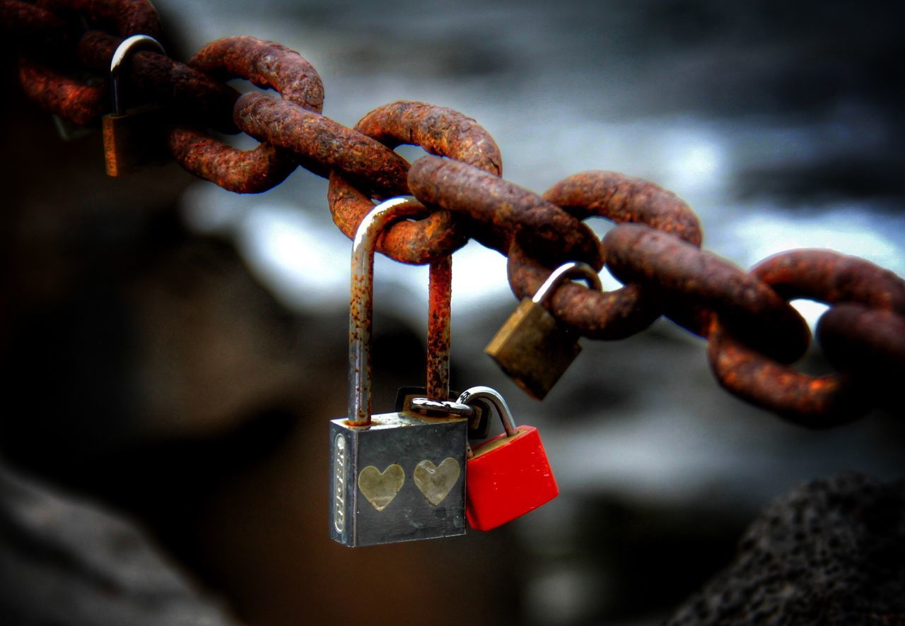 security, metal, padlock, safety, chain, protection, lock, close-up, love lock, link, hanging, rusty, strength, love, red, safe, attached, no people, hope, outdoors, faith, day, belief