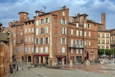 Buildings in city