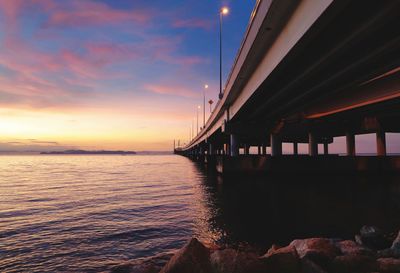 The 2nd. link penang bridge known as sultan abdul halim muadzam shah bridge length of
 24 km.