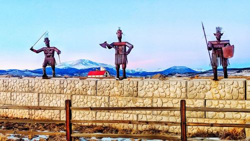 Statue against sky