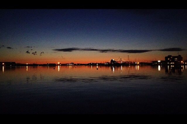 SCENIC VIEW OF LAKE AGAINST CLEAR SKY AT NIGHT