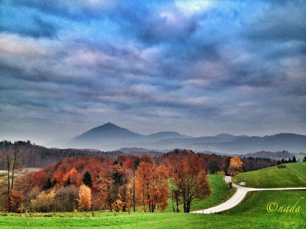 landscape, sky, tree, tranquil scene, tranquility, scenics, mountain, beauty in nature, cloud - sky, nature, cloudy, mountain range, non-urban scene, cloud, field, road, grass, countryside, country road, idyllic