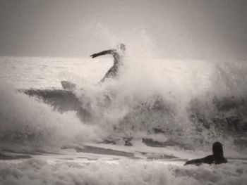 Waves splashing in sea