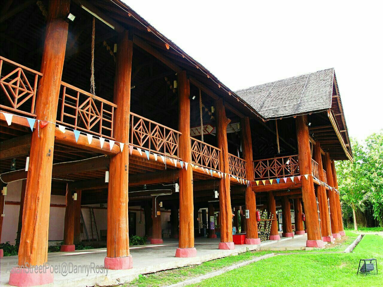 VIEW OF BUILDING INTERIOR