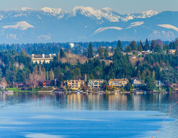 Waterfront homes on lake washington in bellevue, washington.