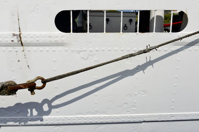Close-up of rope on bollard