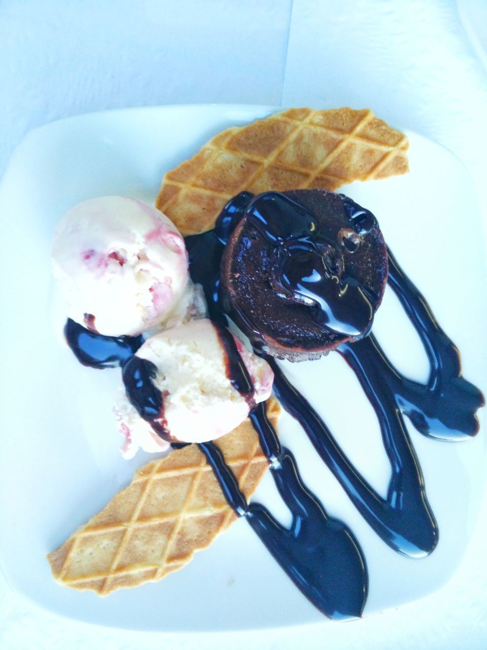 CLOSE-UP OF ICE CREAM SERVED IN PLATE