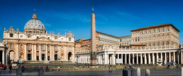  panorama of st. peter's square in rome, vatican