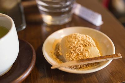 Close-up of pasta in bowl on table