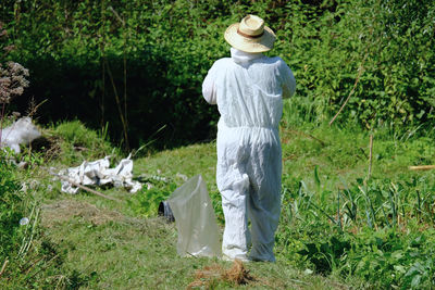 Person who cleans a forest and leave the environment clean